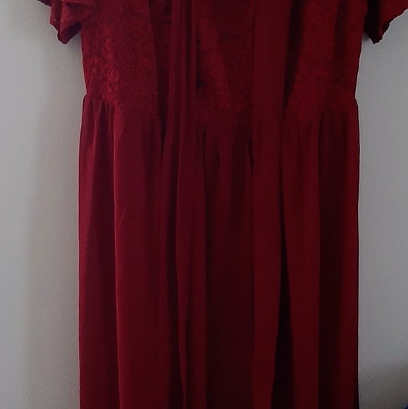 Dress - Picture 4 of 5